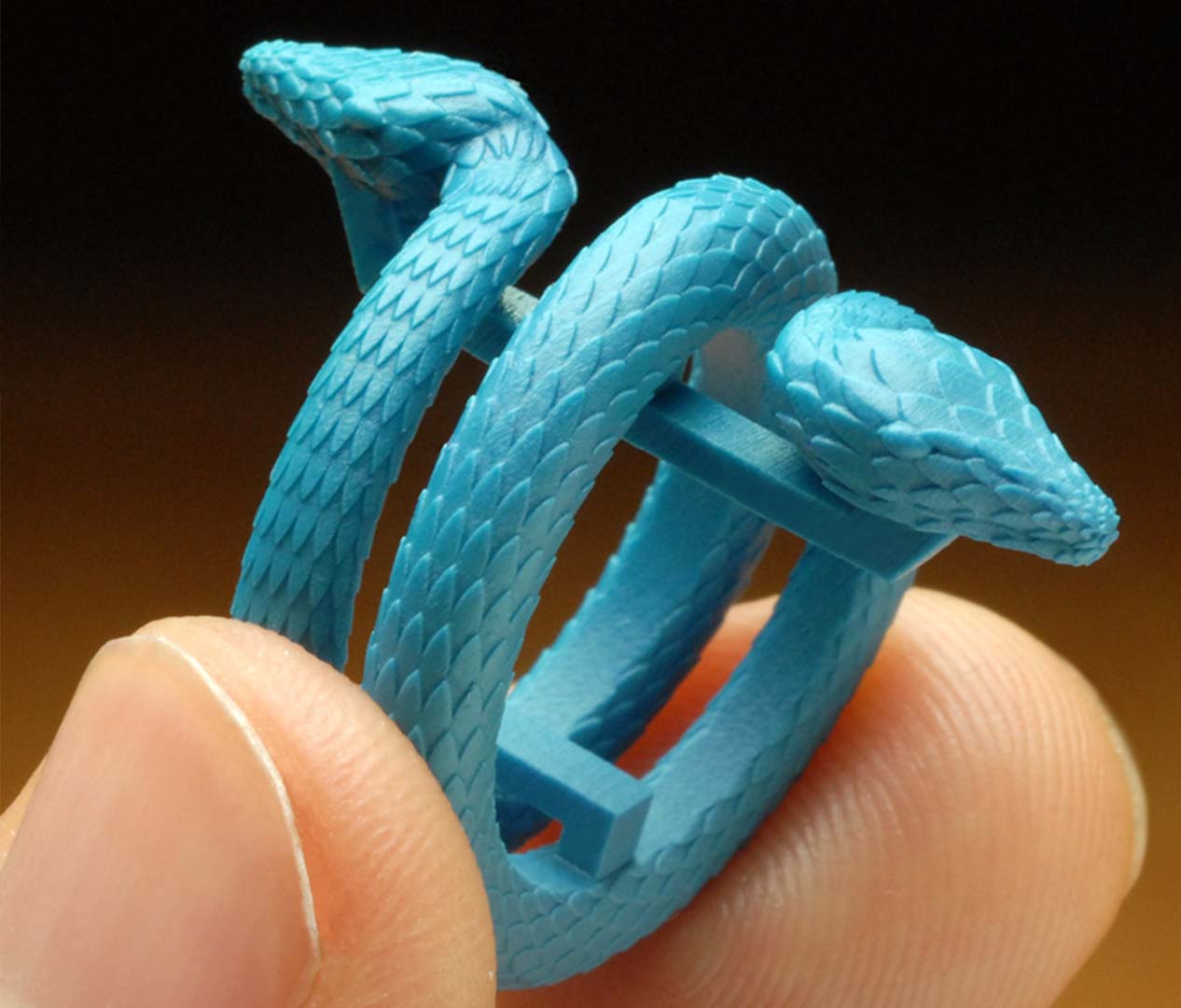 кольцо со змеем напечатанное